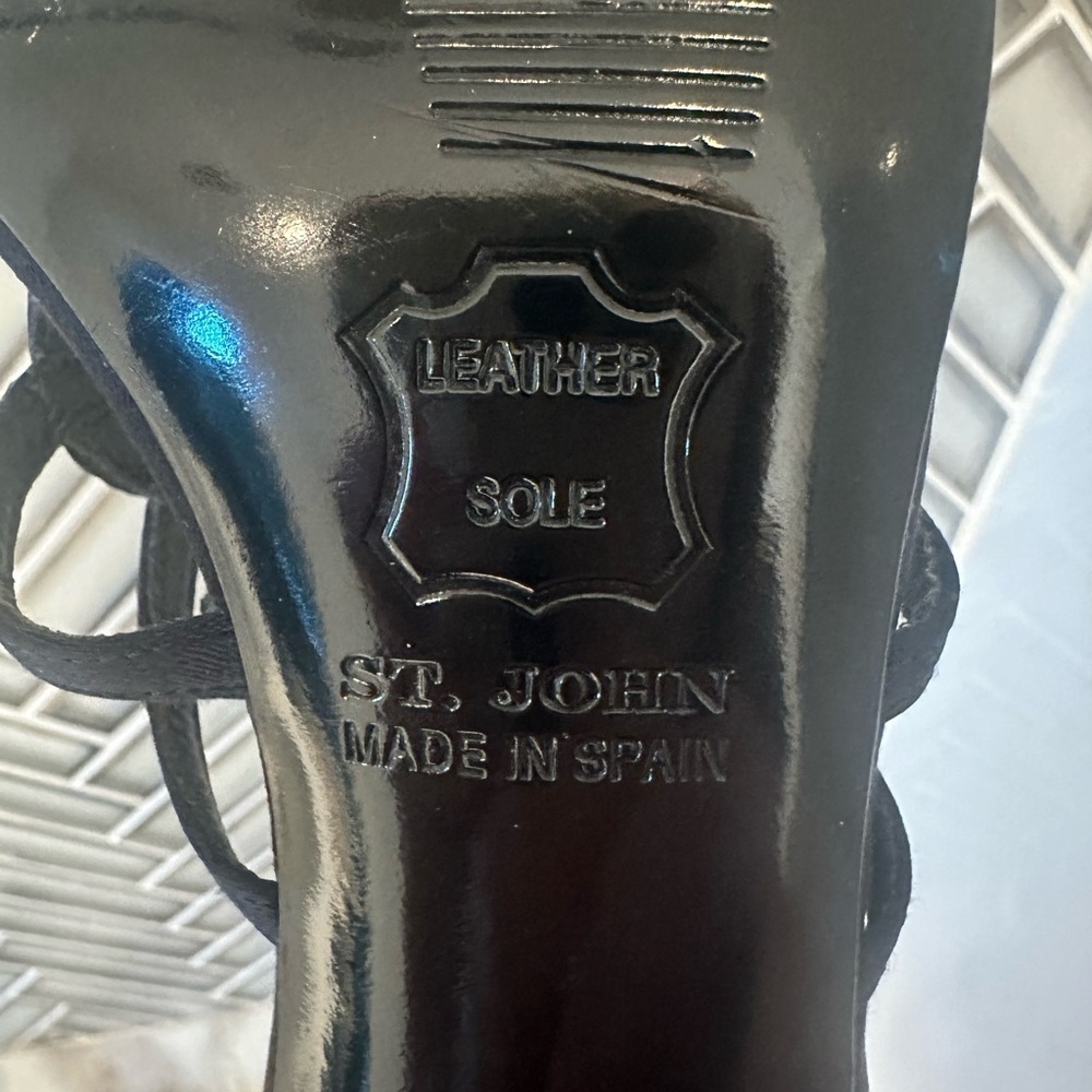 St. John heels size 7 - Picture 10 of 13
